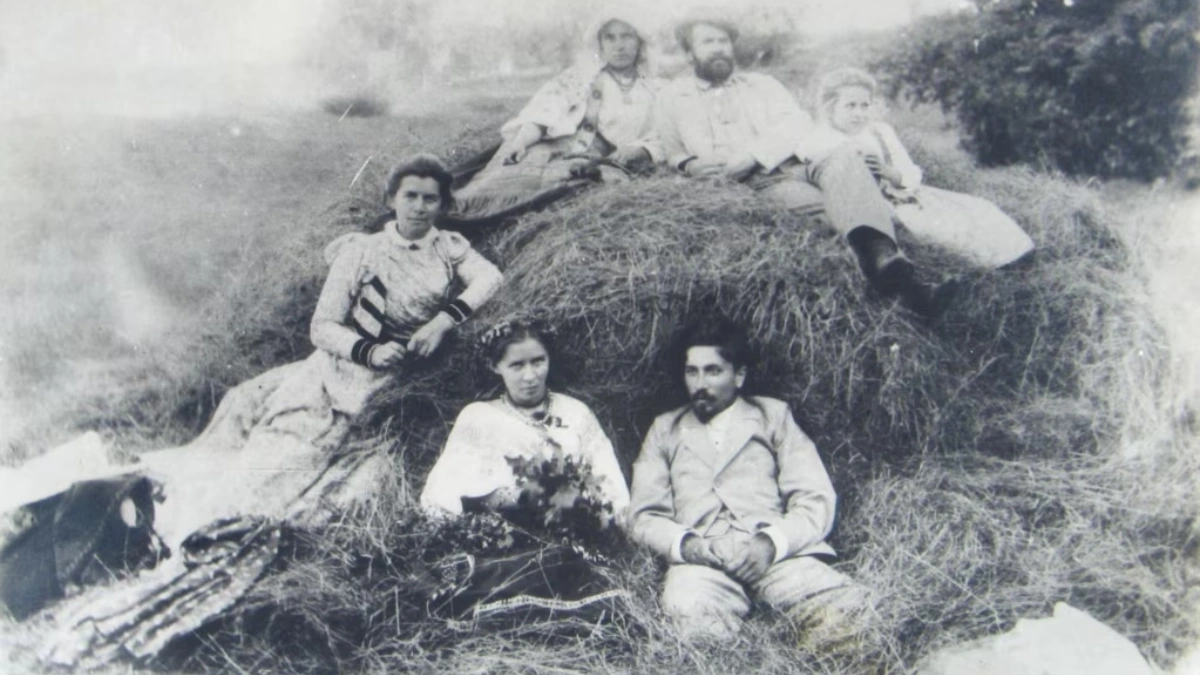 Леся Українка з родиною