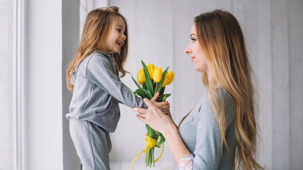 Для донечки привітання з Днем народження від мами