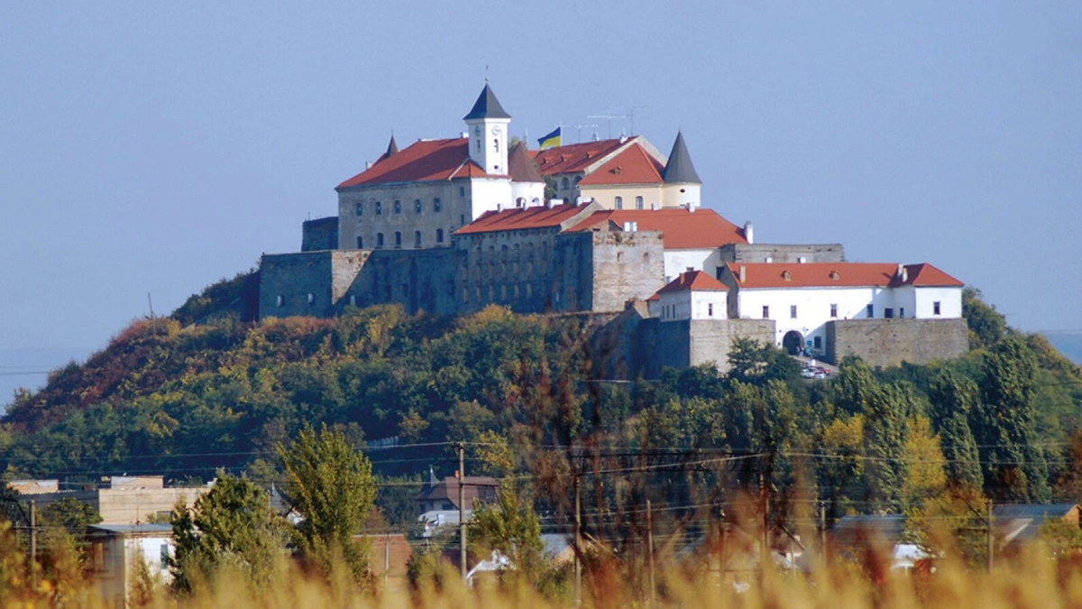 Замки України – Паланок