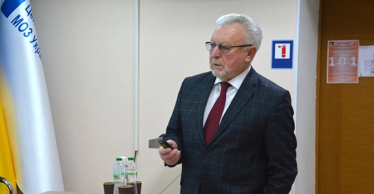 Керівник Агенції Олександр Гудзенко виступає на семінарі з регуляторної стратегії розробки ліків